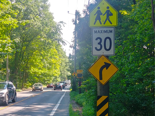 Une pétition pour la réduction de la vitesse sur Lachapelle / A petition to reduce the speed limit on Lachapelle